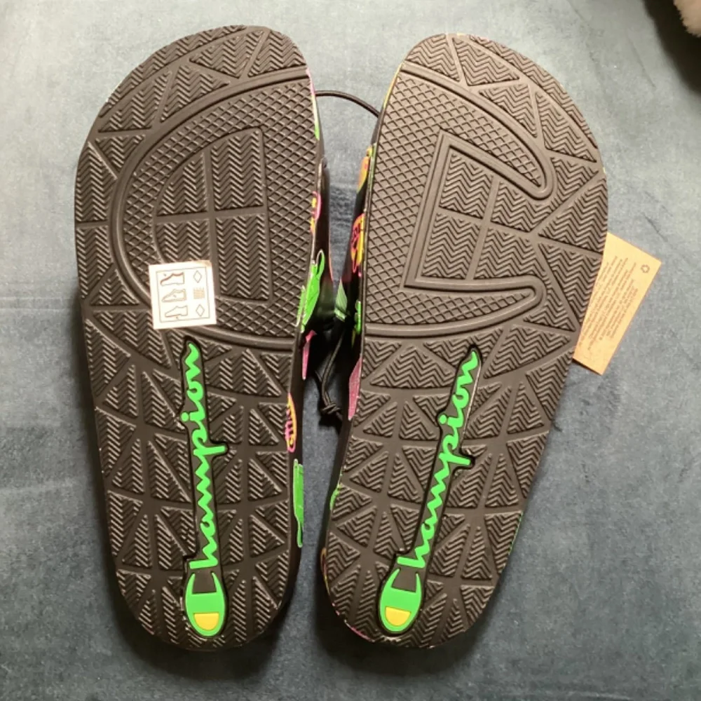 Champion Youth Size 5 IPO Catch Print Black Slides Sandals